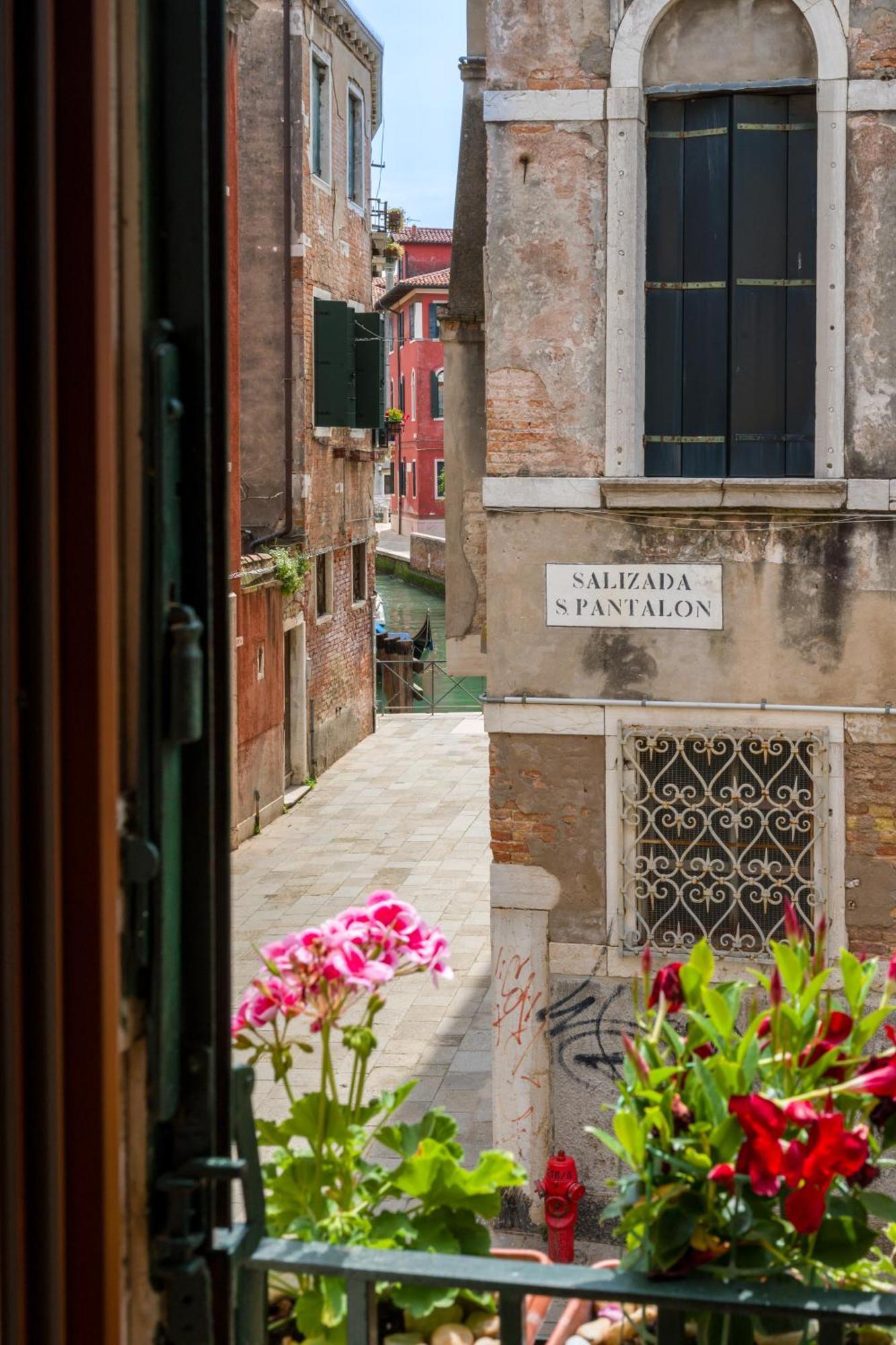 Ca Del Bezzo - Comfort & City View Venedig Exteriör bild